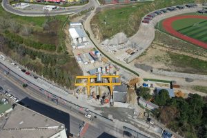Sunlit aerial view of a construction site in Güngören, İstanbul near a stadium. — Play Dream Vegas Casino At The Best Uk Onli