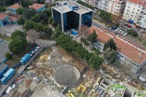 Aerial view of a construction site in Bahçelievler, İstanbul showcasing urban development. — To whom would you give a star, a